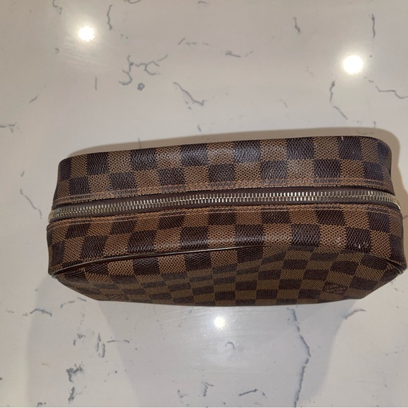 In excellent condition cosmetic bag 100% original - Picture 1 of 6